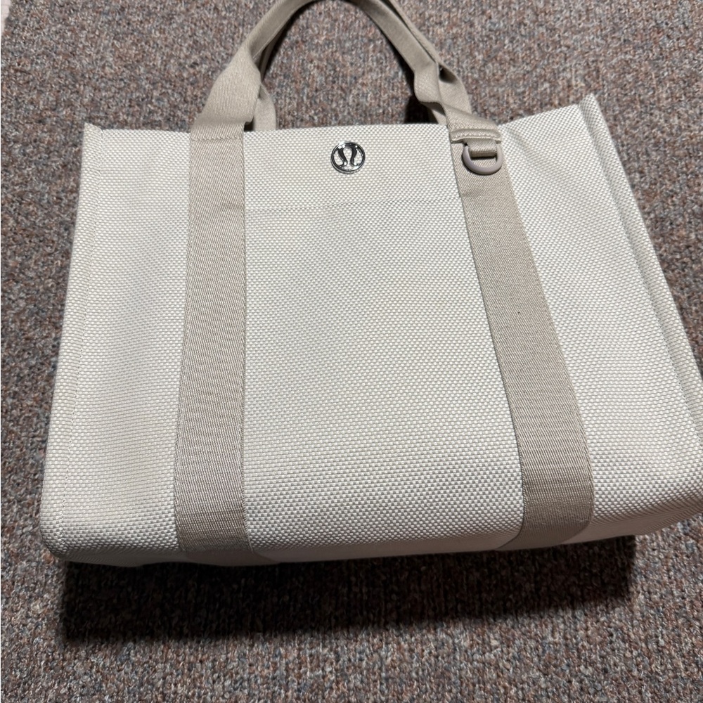 Lululemon Tan/Cream Tote Bag
